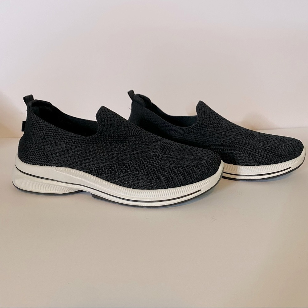NWOT Tommy Bahama Slip On Memory Foam Sneaker Black Women’s 8 - Picture 2 of 7